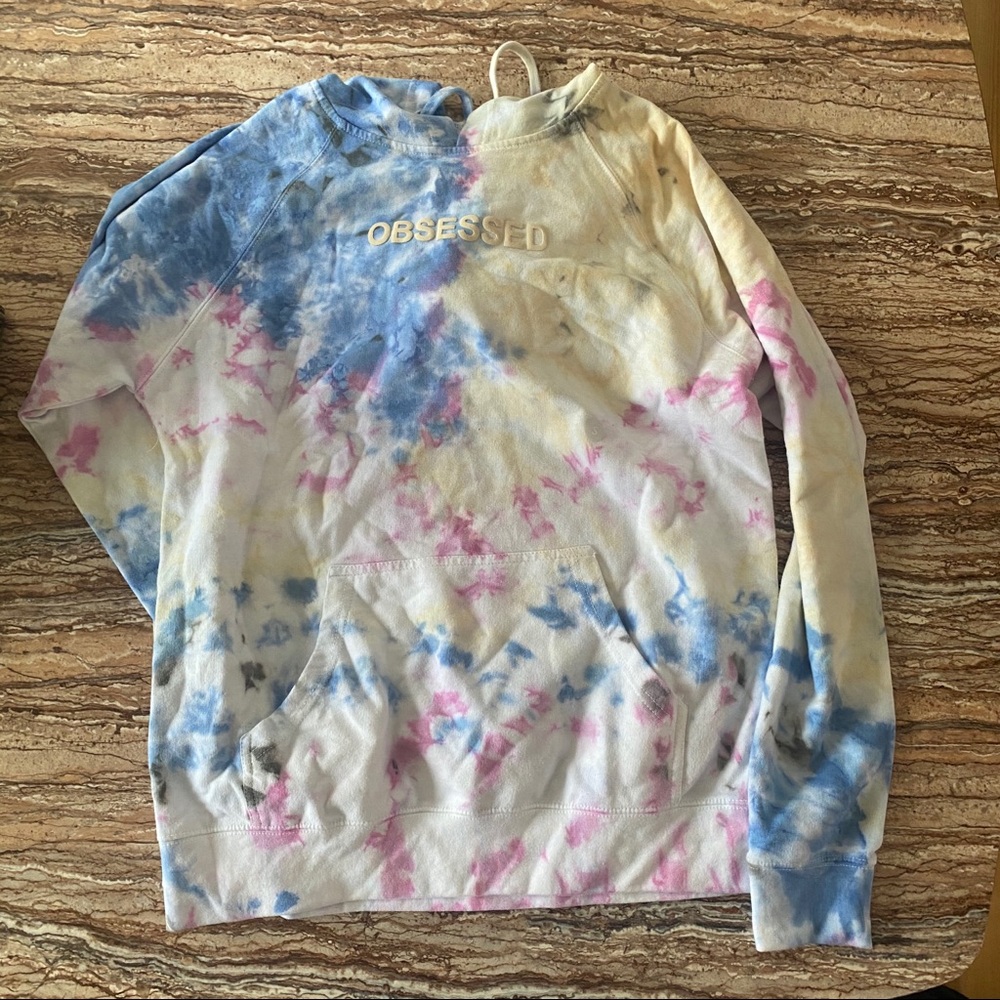 THE CUTEST TIE DIE OVERSIZED HOODIE